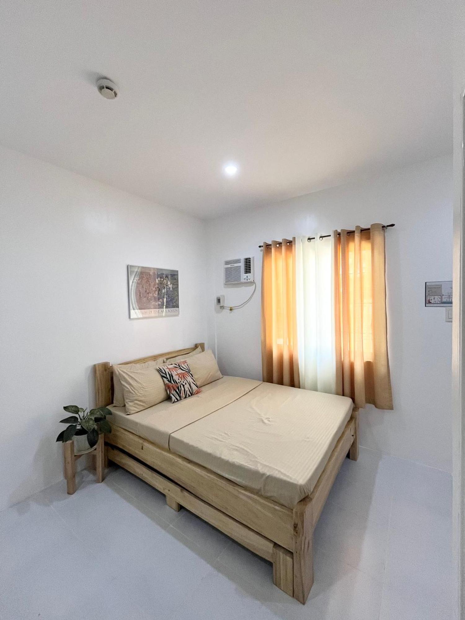 Sunnydale Apartelle -Room Accommodation Near Calatagan Beach Resorts Batangas Zewnętrze zdjęcie