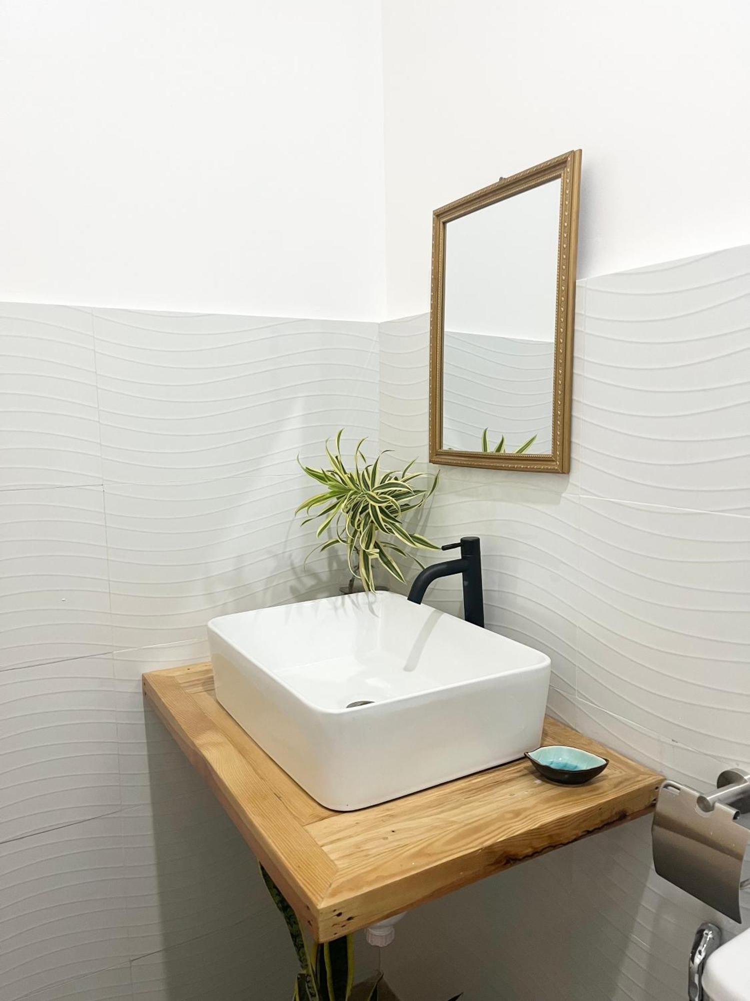Sunnydale Apartelle -Room Accommodation Near Calatagan Beach Resorts Batangas Zewnętrze zdjęcie